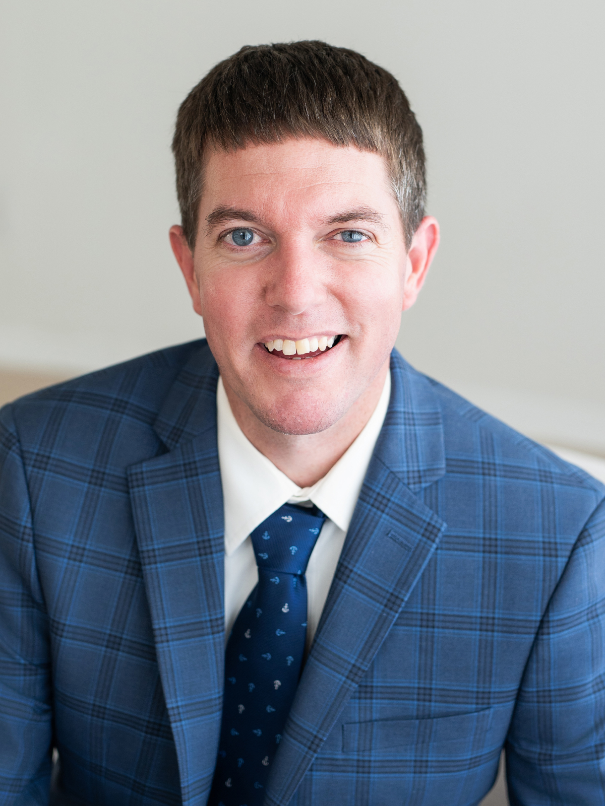 Evan Carls headshot